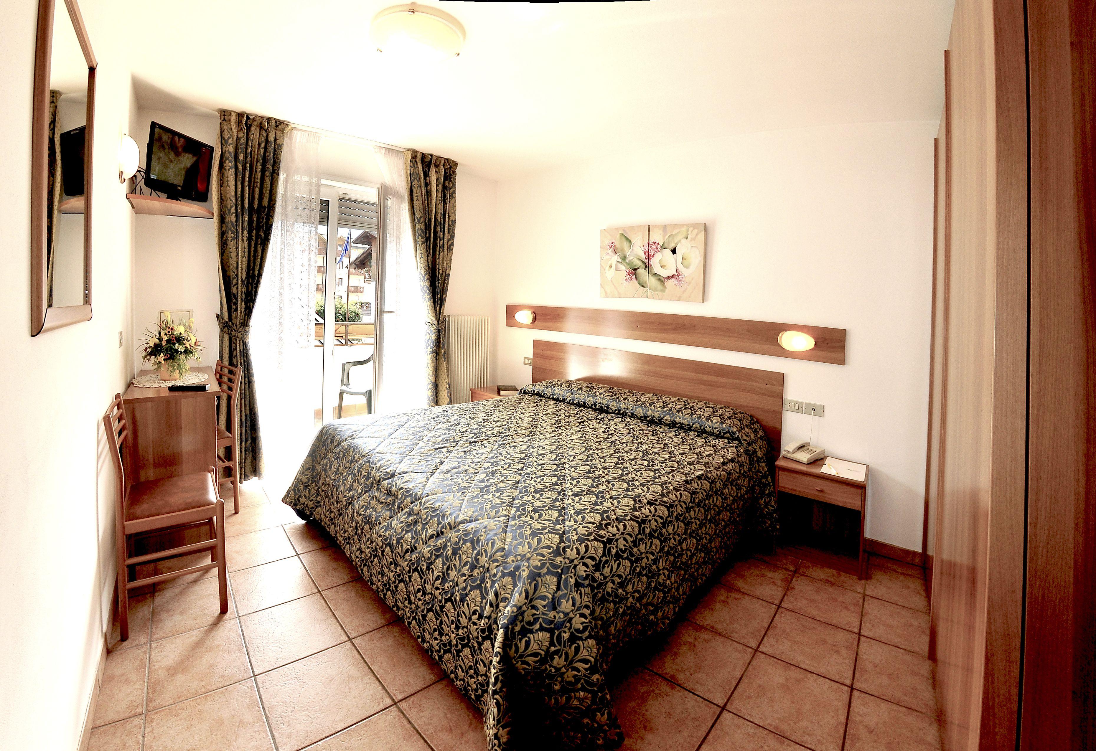 Hotel Alpen Andalo Exterior photo