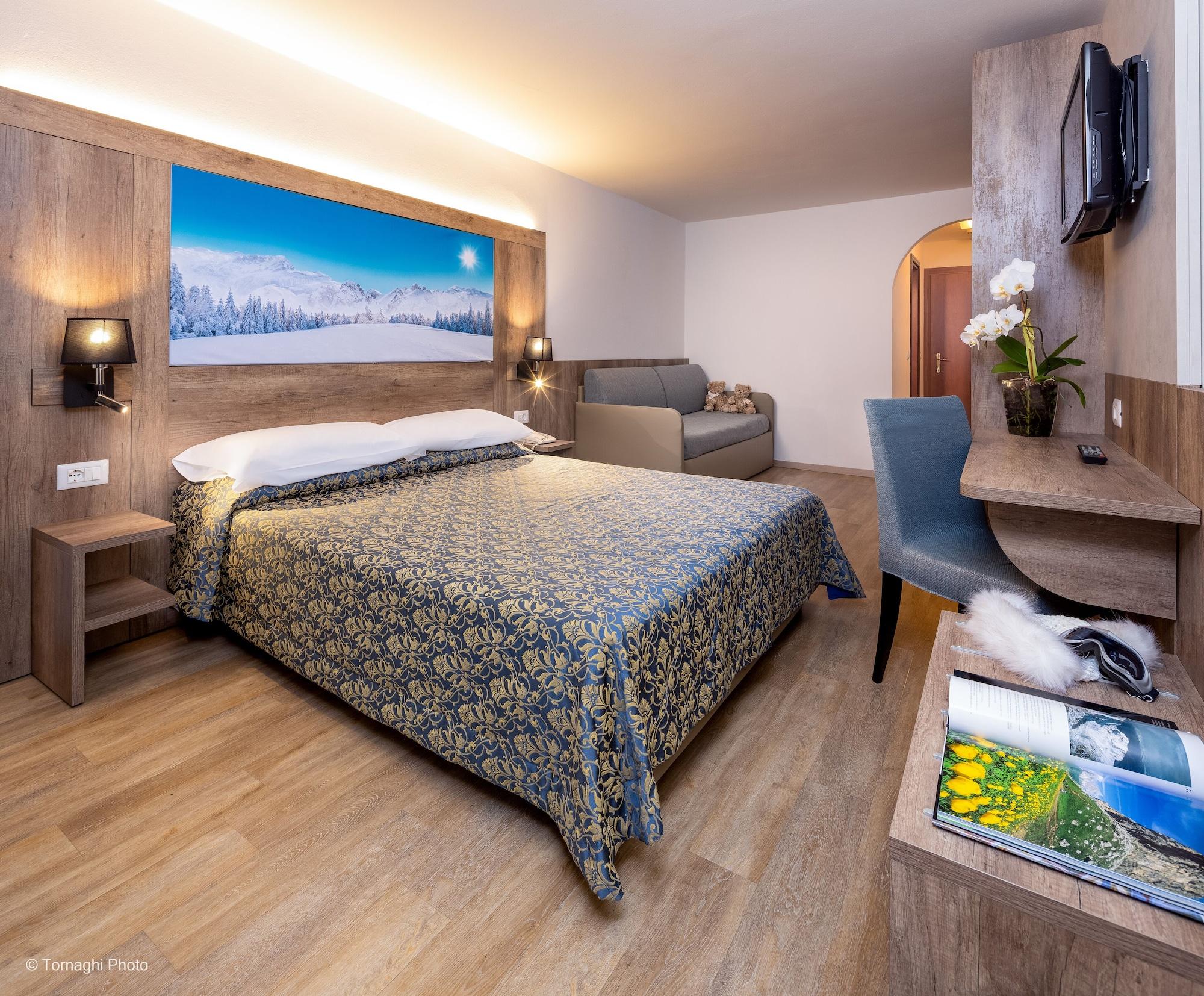 Hotel Alpen Andalo Exterior photo