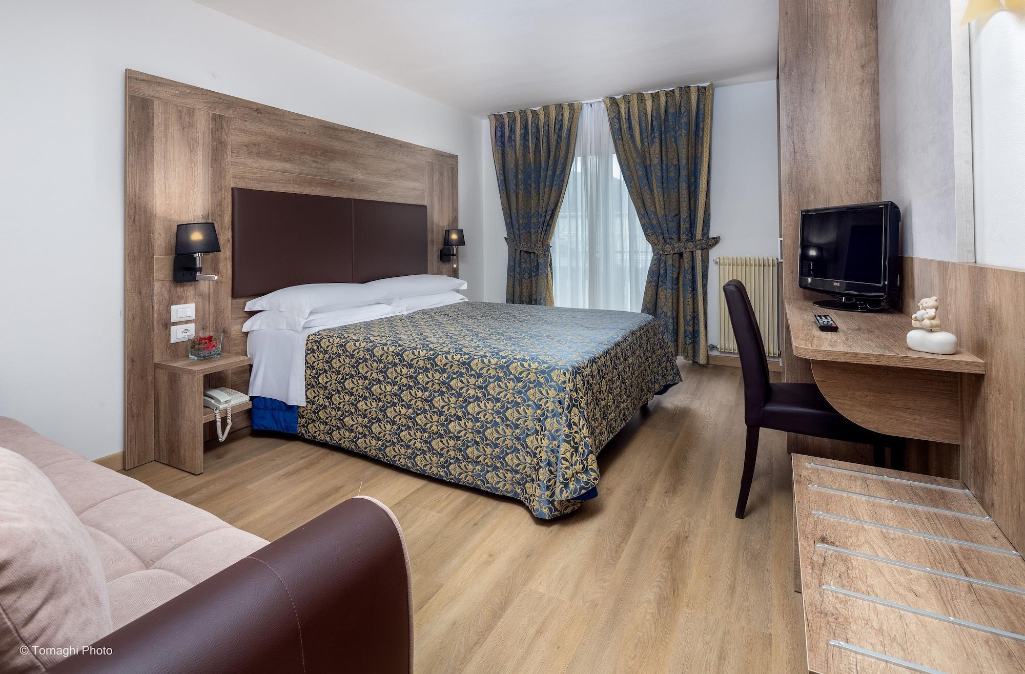 Hotel Alpen Andalo Exterior photo