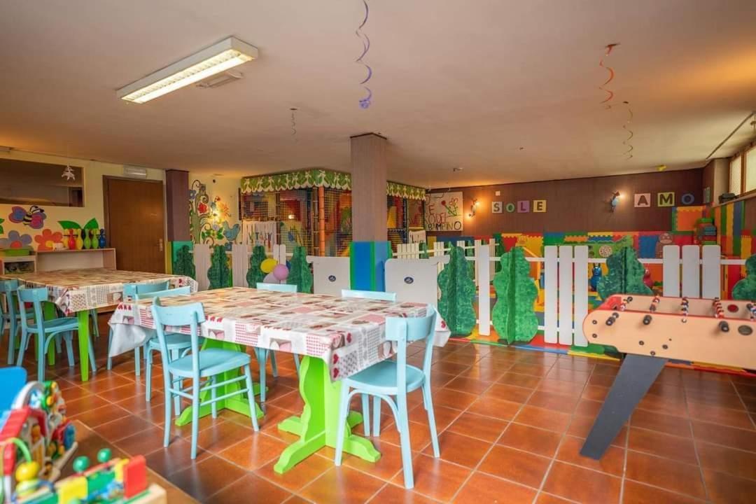 Hotel Alpen Andalo Exterior photo